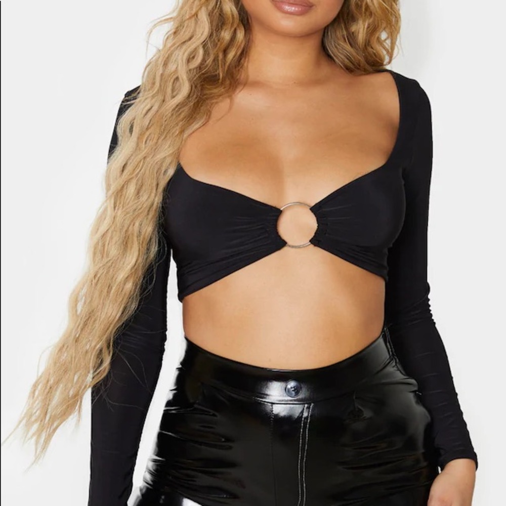 Black Slinky O Ring Long Sleeve Crop Top